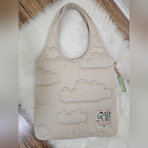 Coachtopia Loop Flat Tote with Cloud Quilting - Picture 3 of 14